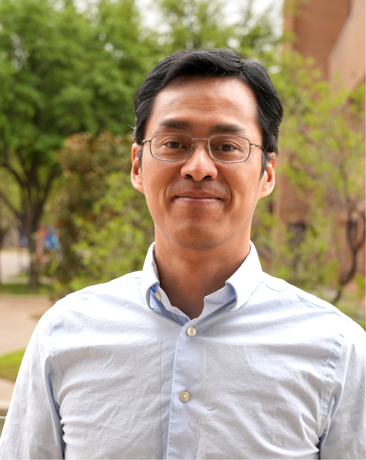 Portrait of Junzhou Huang